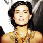 Incorporate Nelly Furtado’s “Bajo Otra Luz” Music Video Into Your Quince Party!