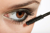 Despierta los ojos cansados ​​con estos trucos de maquillaje