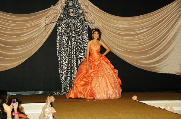 Quinceañera Expo 2012 en el Valle de San Fernando