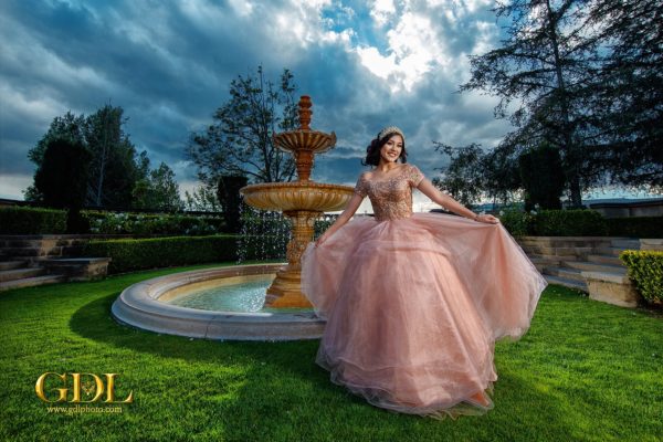 Art meets tradition: The Arsht Center offers space for quinceañera  portraits | WLRN